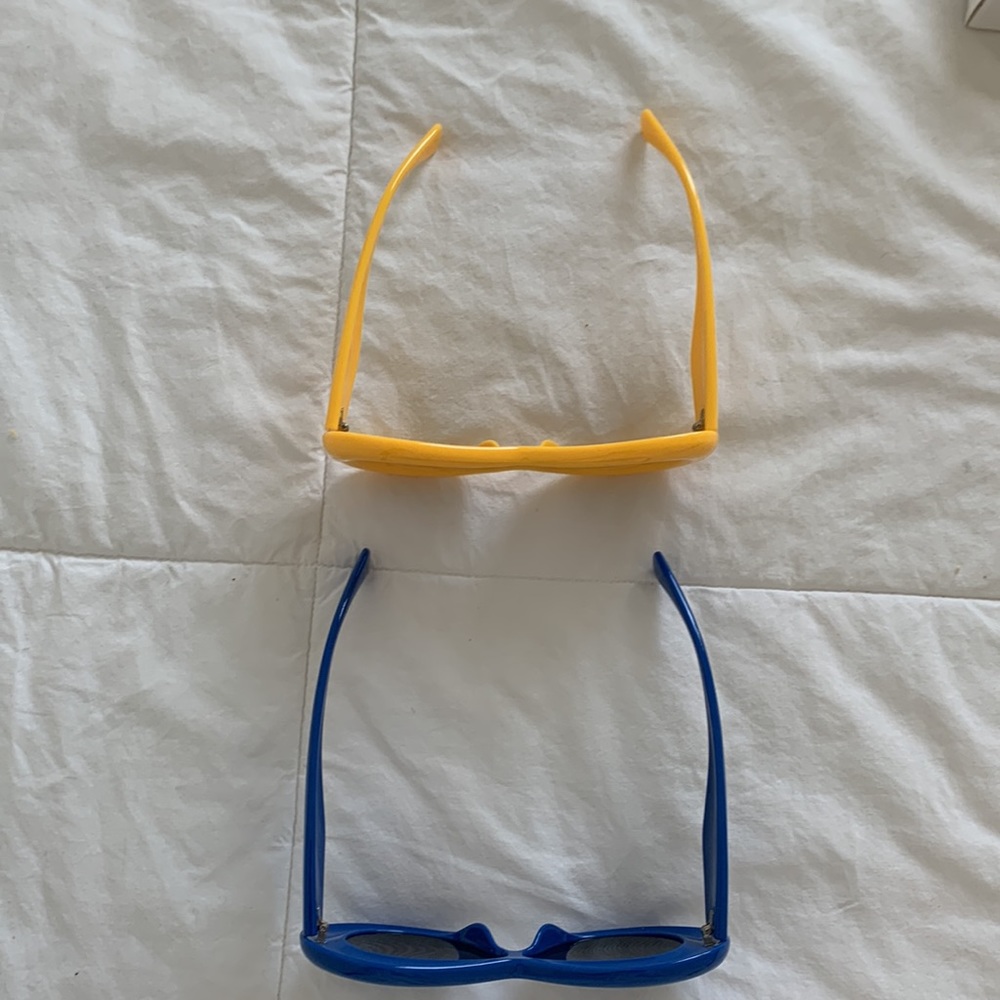 New Inflatable Sunglasses Set - Picture 3 of 4
